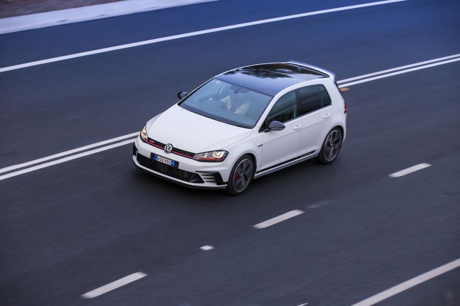  Volkswagen Golf GTi 40 Years Edition 2016 года  (фото 4 из 21)